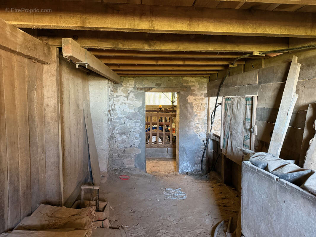Maison à ARS-LES-FAVETS