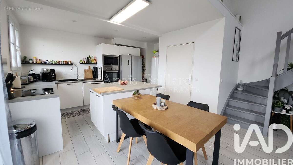 Photo 2 - Appartement à MOISSY-CRAMAYEL