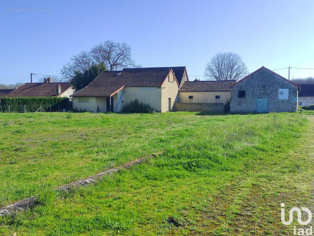 Photo 1 - Commerce à SAINT-GERMAIN