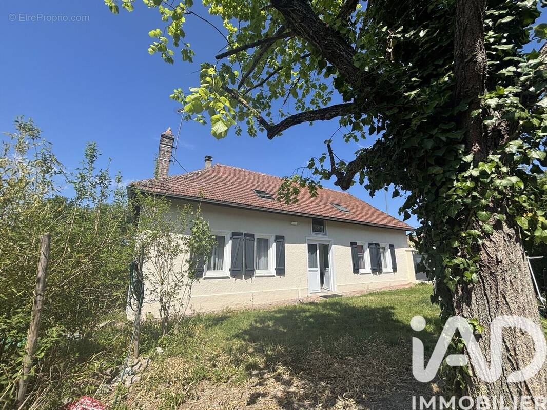 Photo 1 - Maison à LA RIVIERE-DE-CORPS