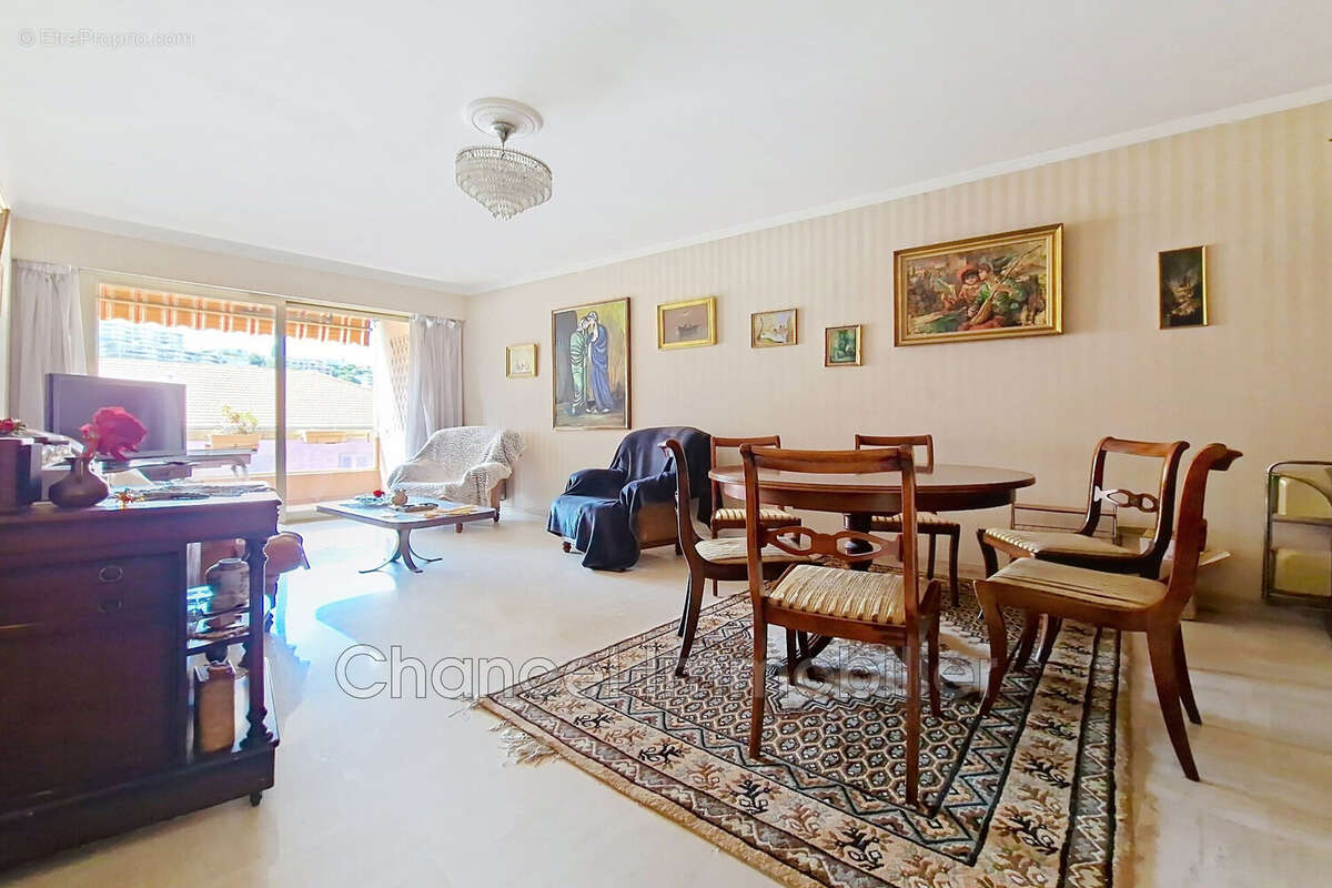 Appartement à SAINT-LAURENT-DU-VAR