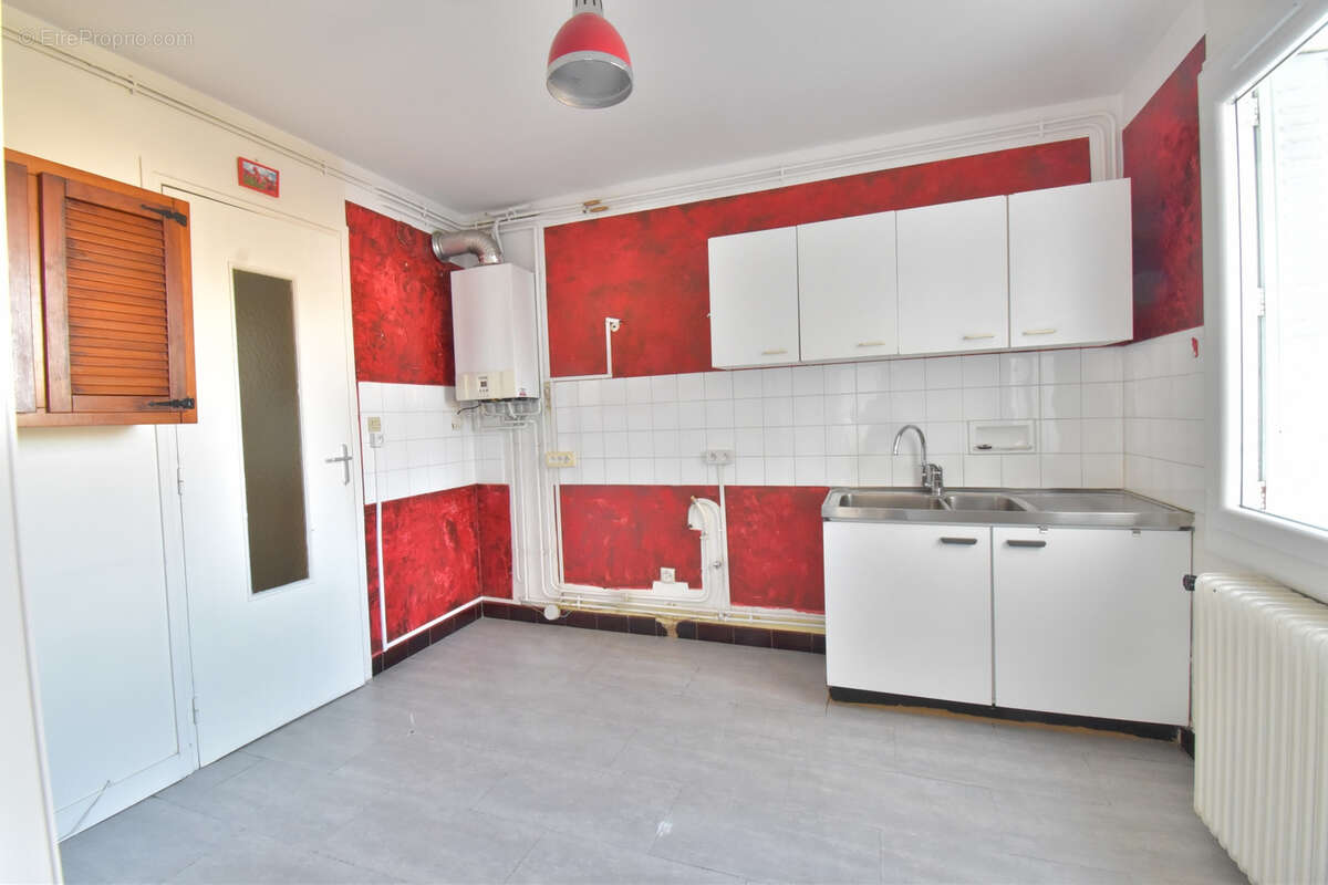Appartement T5 - 93m2 - Moulins - 1km centre ville - photo 2