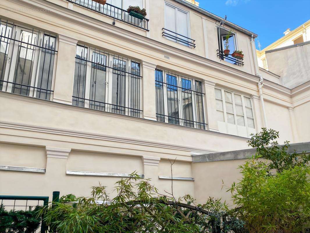 Commerce à PARIS-10E