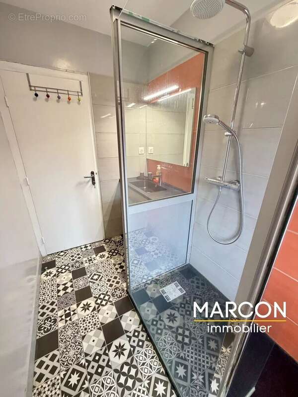 Maison à LE BOURG-D'HEM