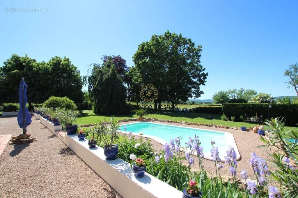 Maison à SAINT-GENGOUX-LE-NATIONAL