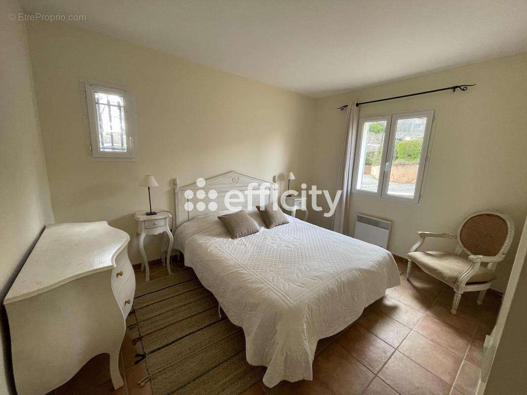 Appartement à SAINT-TRINIT