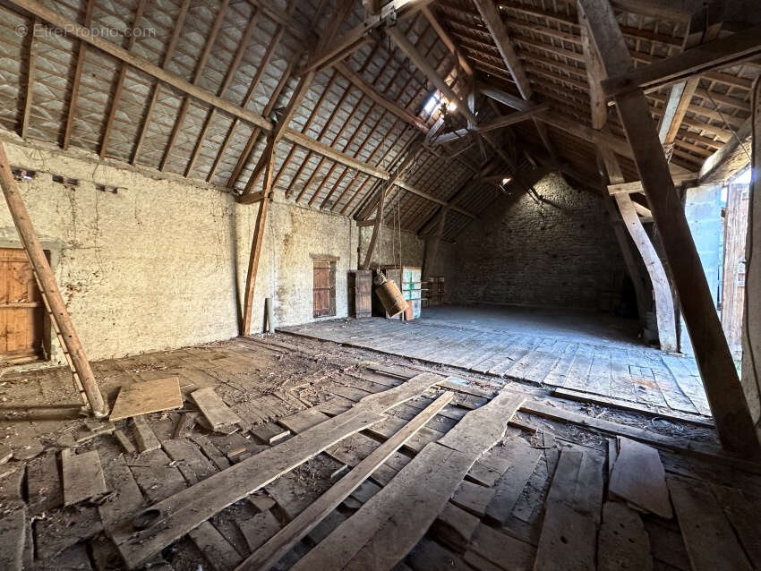 Maison à SAINT-GERVAIS-D'AUVERGNE