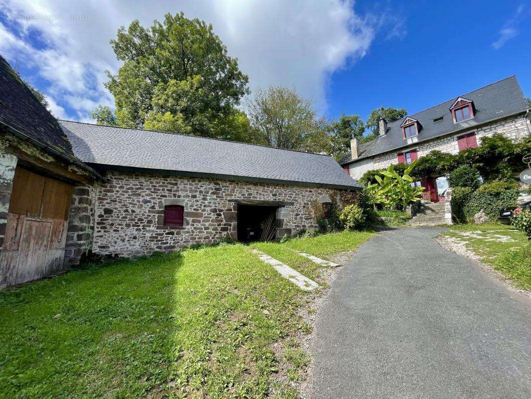 Maison à SAINT-BONNET-LA-RIVIERE