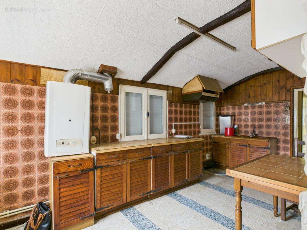 Maison à ESMERY-HALLON