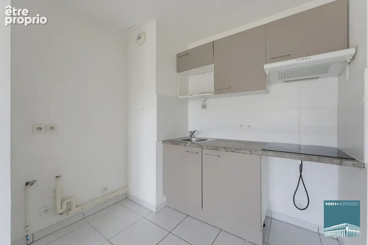  Appartement trois pièces avec terrasse et parking - photo 4