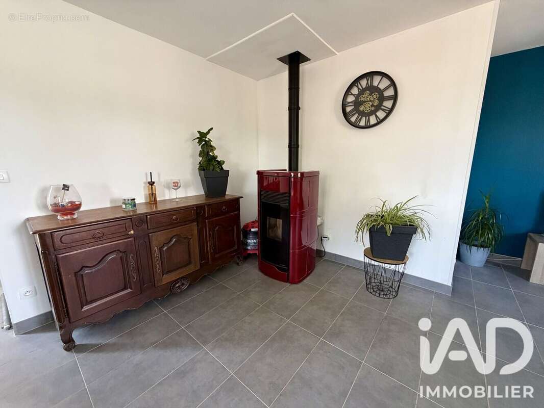 Maison 84 m² à Saurais  - photo 5