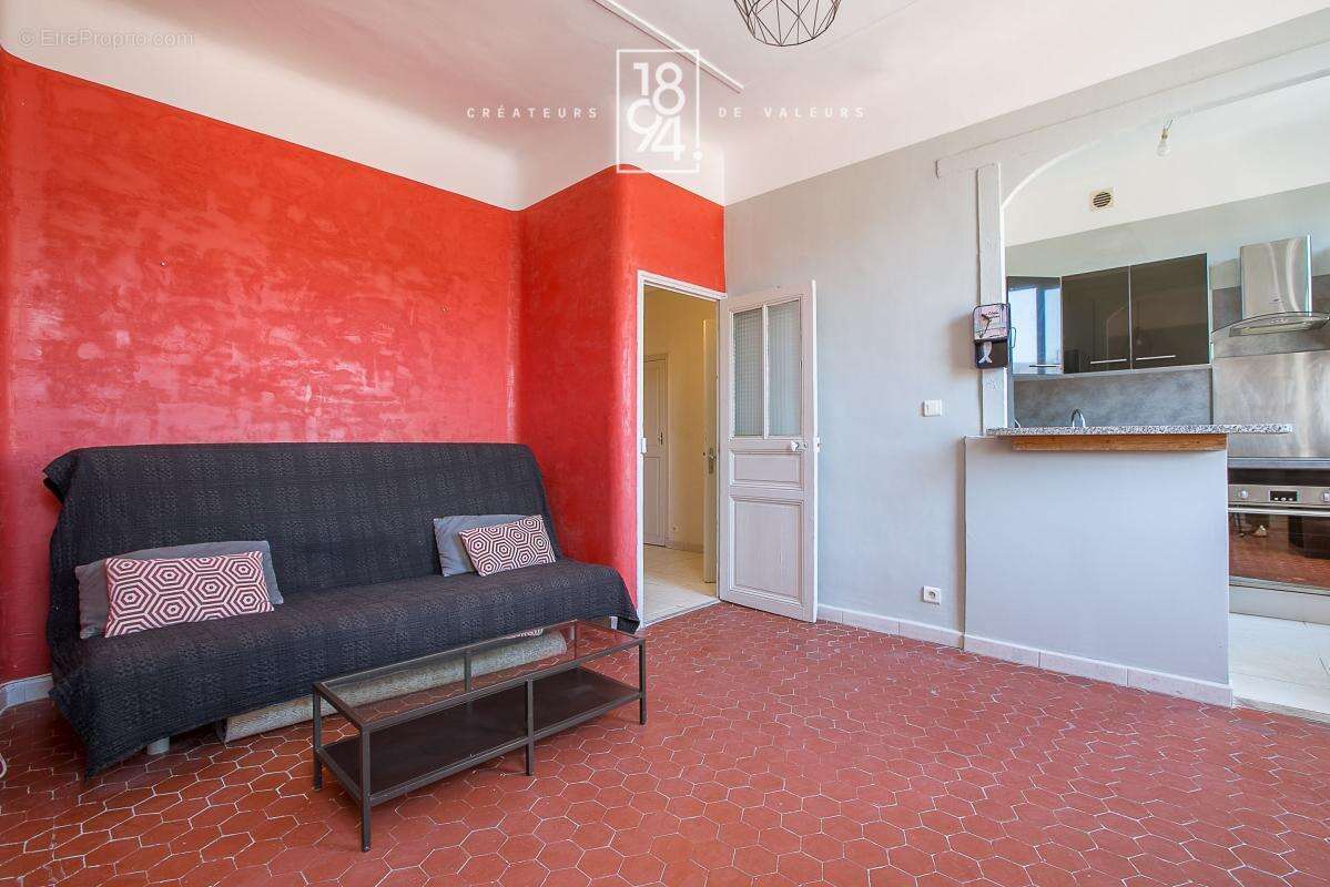 Appartement à MARSEILLE-5E