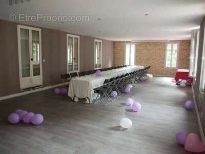 Commerce à CHALIFERT