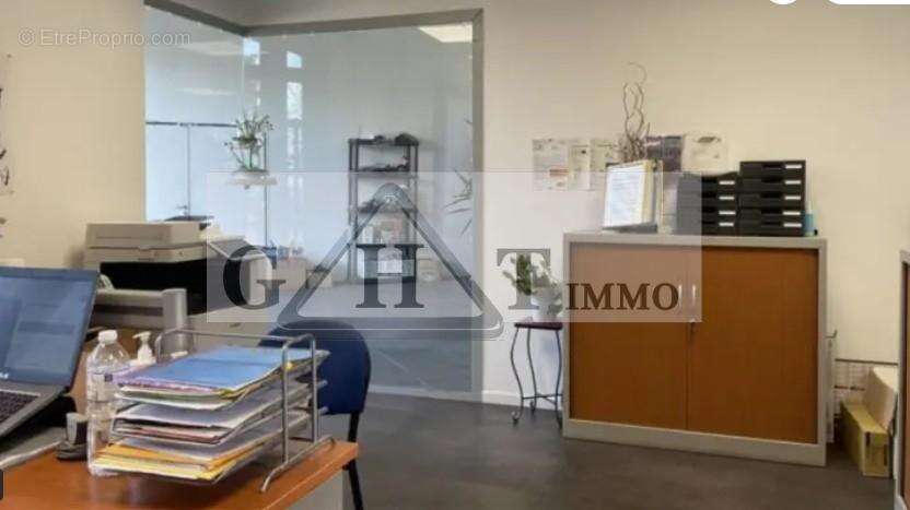300 m² entrepot terrain sur 3700 m² de parcelle - photo 3