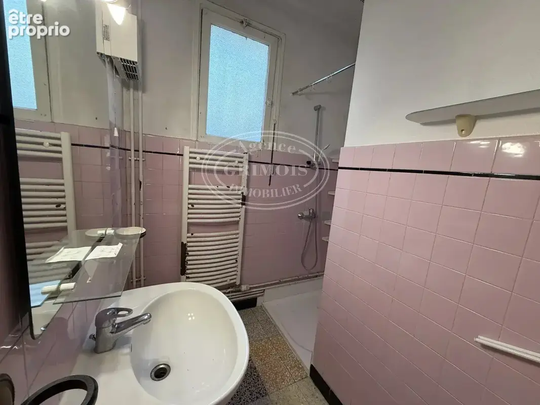 Lezignan-corbieres- maison plain-pied de 100 m² env./ terrains et hangar - photo 5