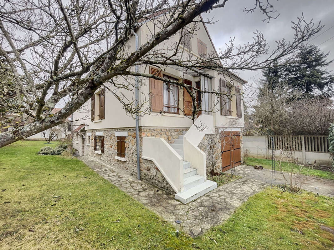 Maison à SAINT-REMY-LES-CHEVREUSE