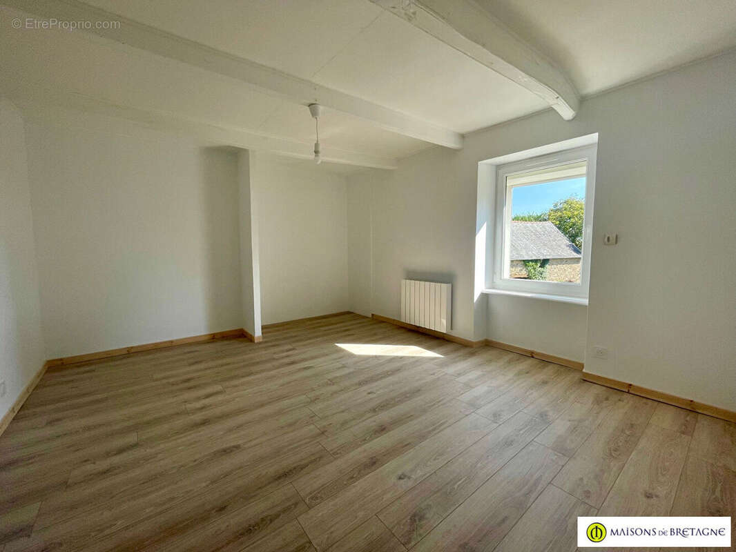 Maison à LE TREVOUX