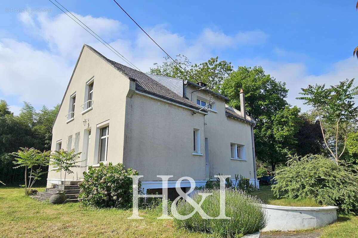 Maison à BONNEUIL-MATOURS