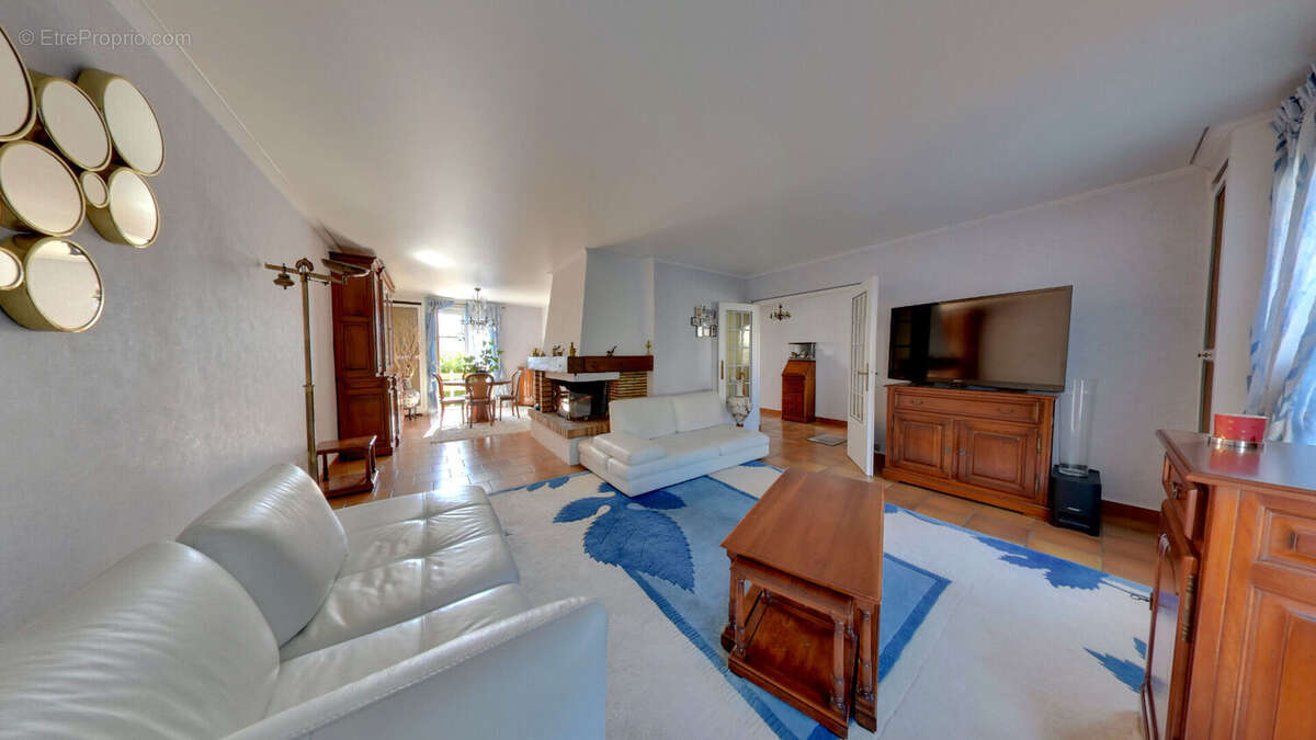 Maison à ROISSY-EN-BRIE