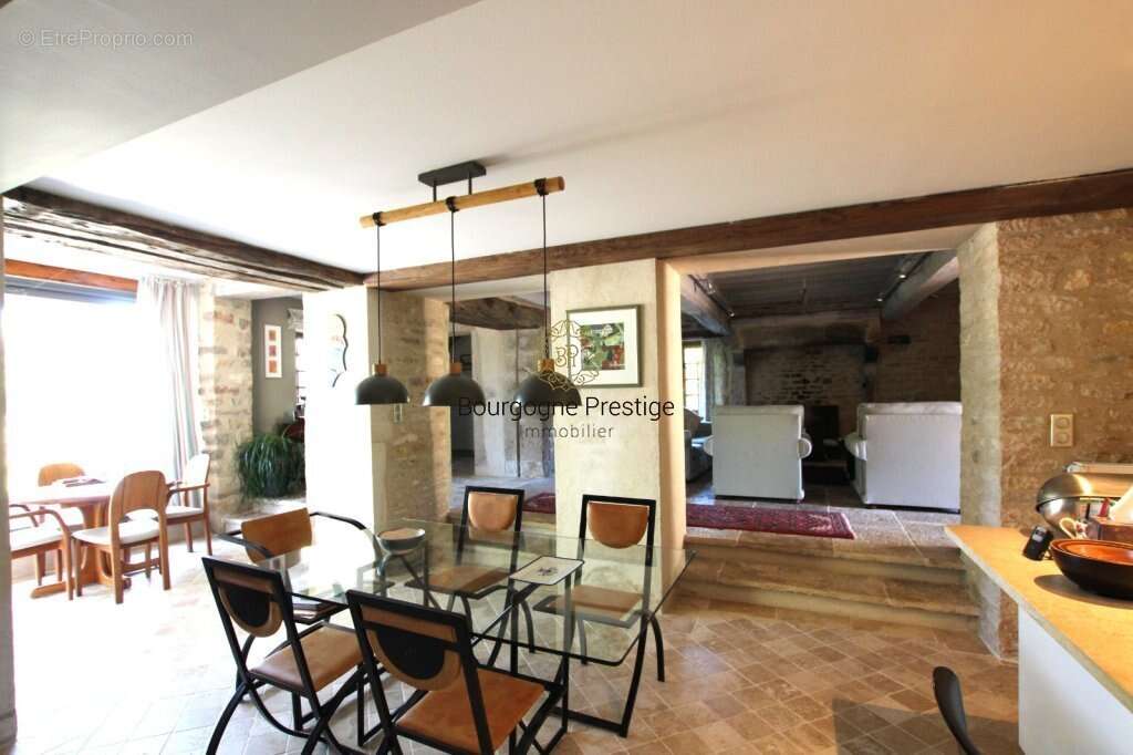 Authentique maison de famille en bourgogne de 263 m² avec 5 chambres - parc arbore de 3 041 m² et  dependances - photo 11