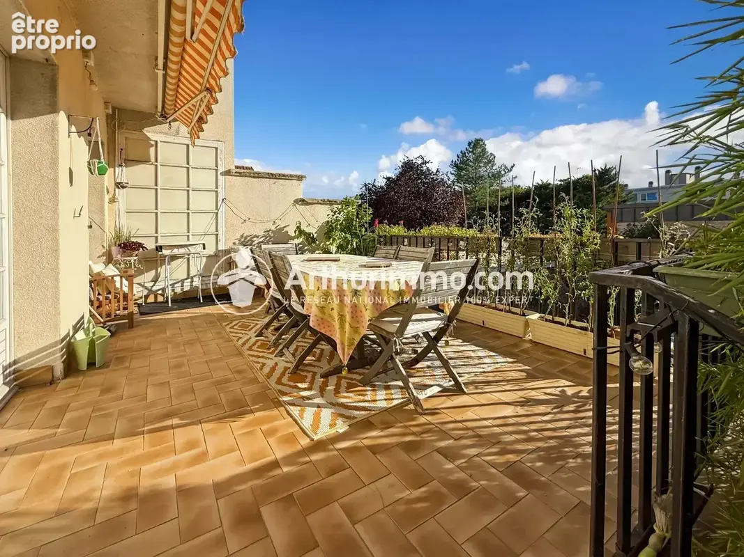 Maison de 5 pieces avec sous-sol et dependances - photo 14