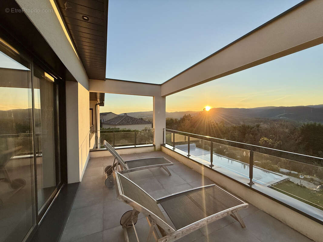 Villa contemporaine de 305 m2 à Saint-Péray - photo 20