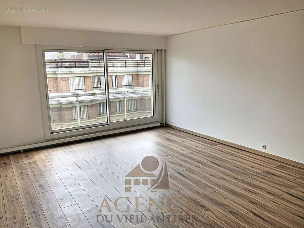 PARIS 14ème – À deux pas du Parc Montsouris – 3 pièces de 79 m² avec garage, cave et balcons - photo 2