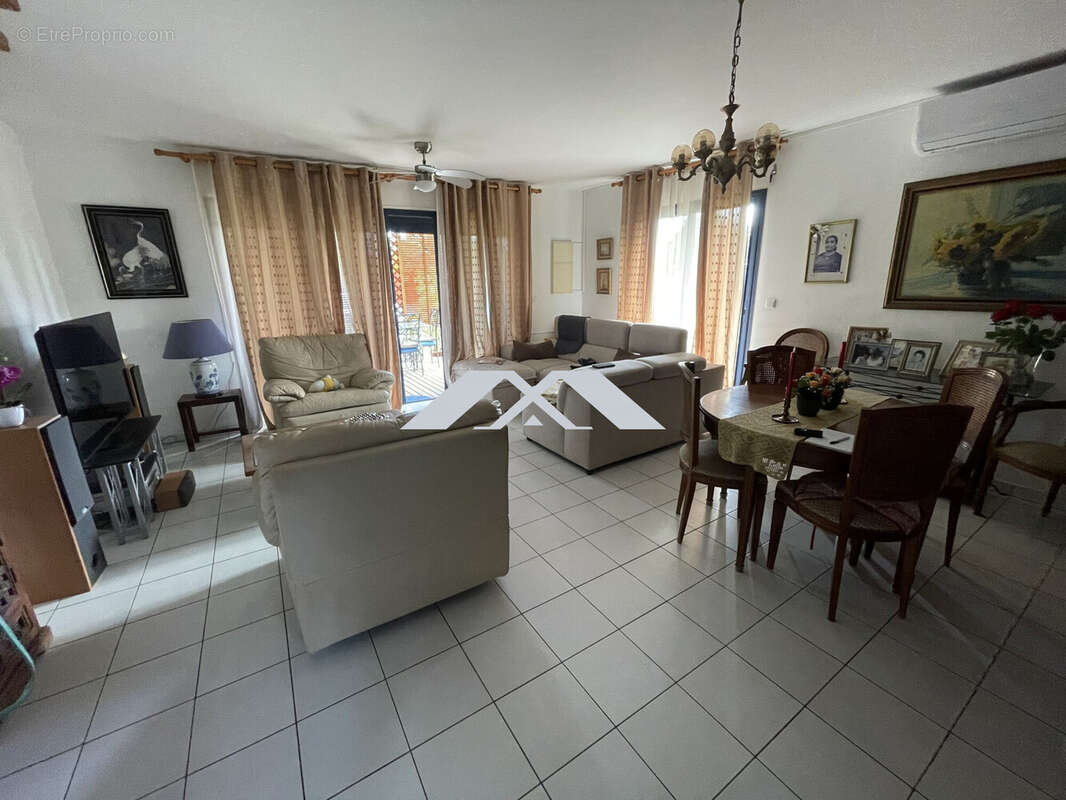 Maison 90 m² à Saint-Pierre  - photo 2