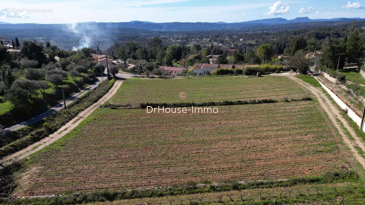 Terrain 1261 m² à Cotignac  - photo 4