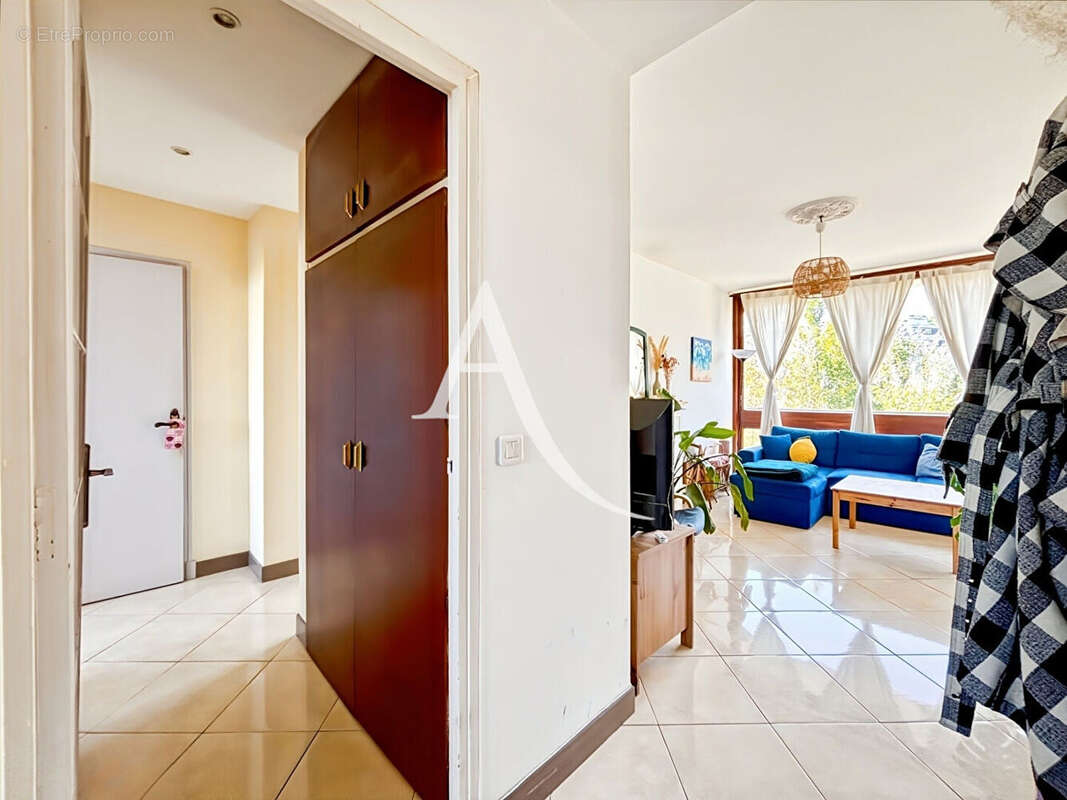 Appartement à FONTENAY-LE-FLEURY