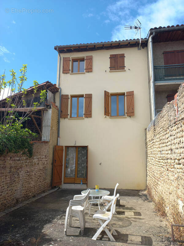 Appartement à TRIE-SUR-BAISE
