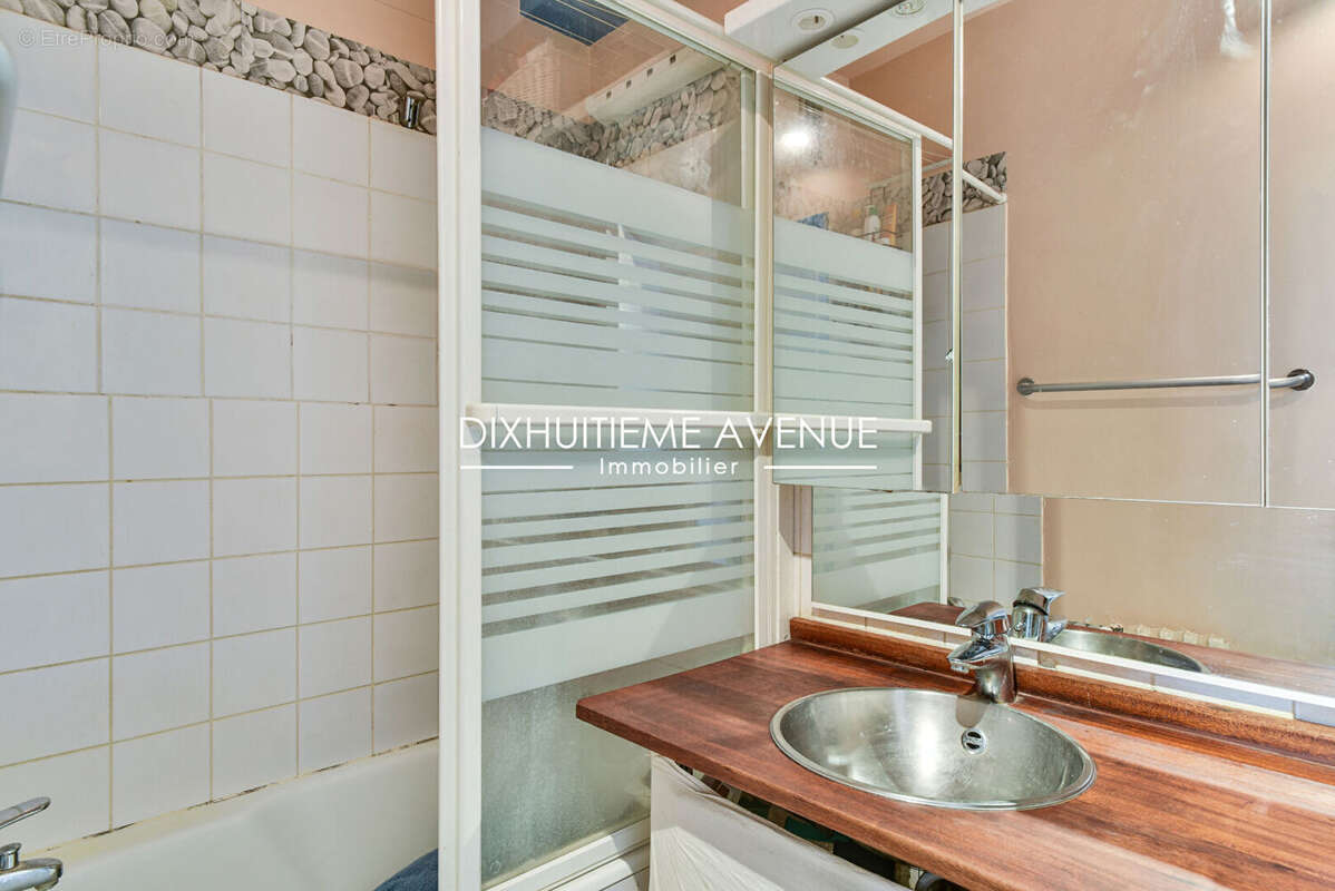 Appartement à PARIS-18E