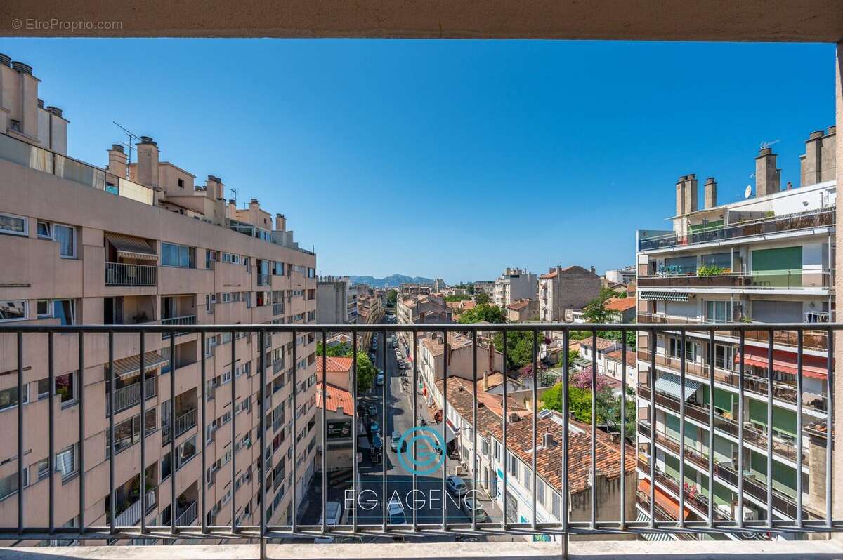 Appartement à MARSEILLE-4E