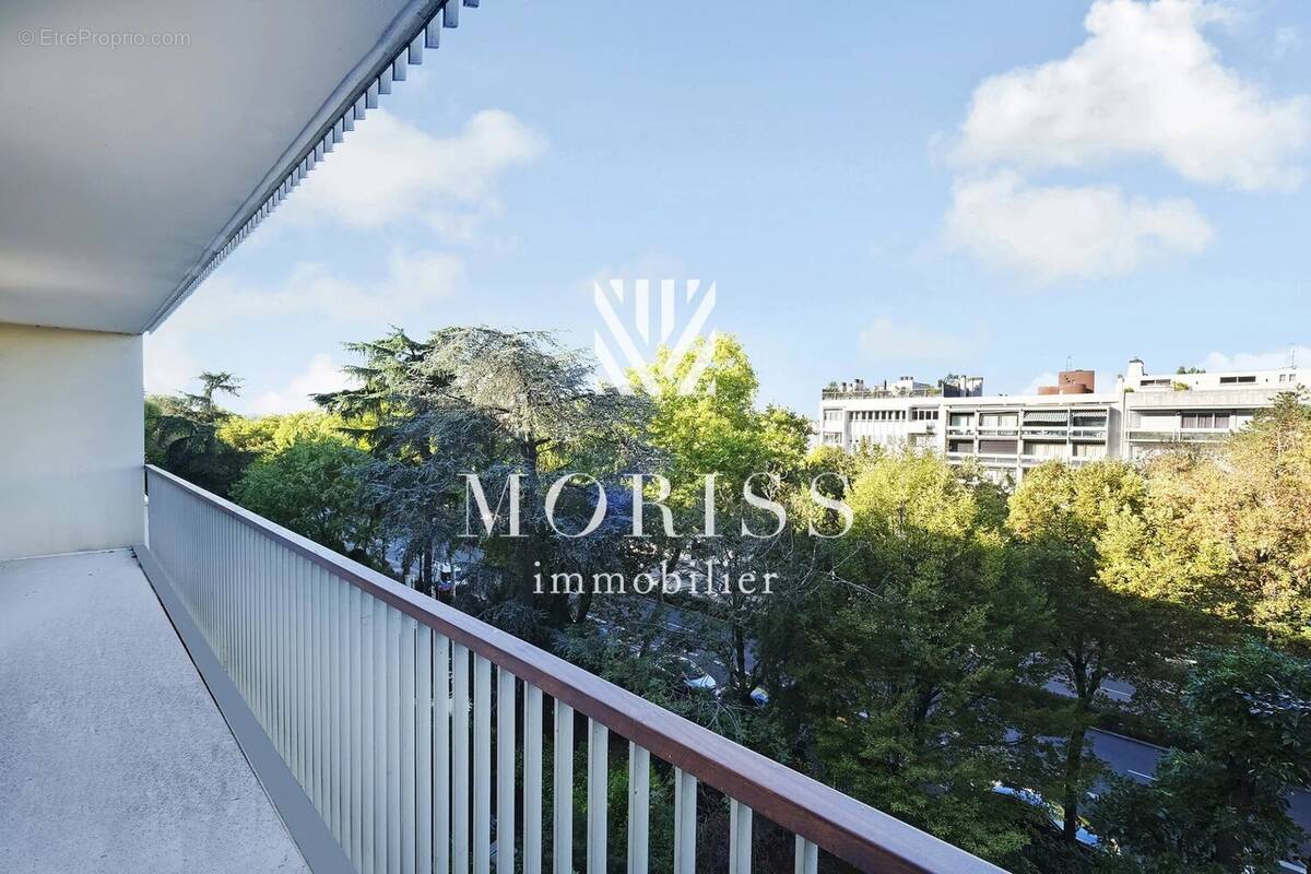 Appartement à NEUILLY-SUR-SEINE