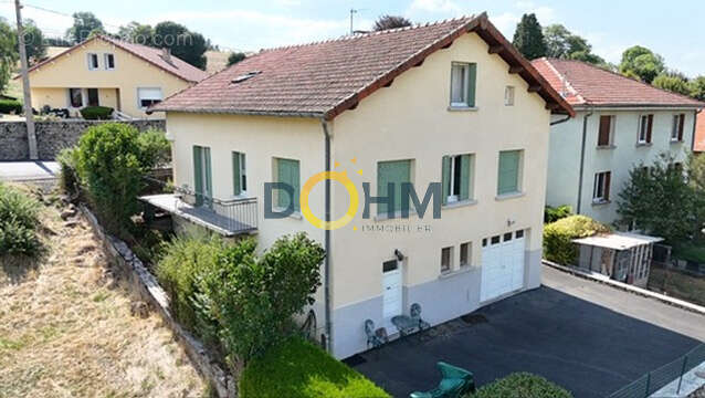 Maison rénovée de 180 m2 à vendre à Saugues avec terrain clos de 600 m2 - photo 3