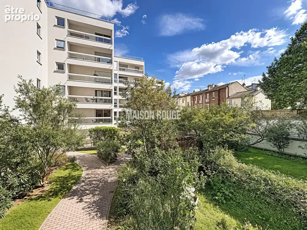Boulogne M° Jean-Jaurès - Rare - Studio avec beau balcon sur jardin - photo 13