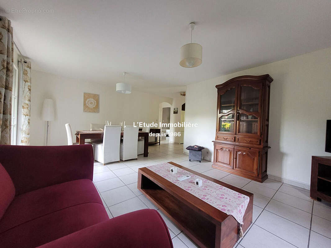 Maison à FONTAINES-SAINT-MARTIN