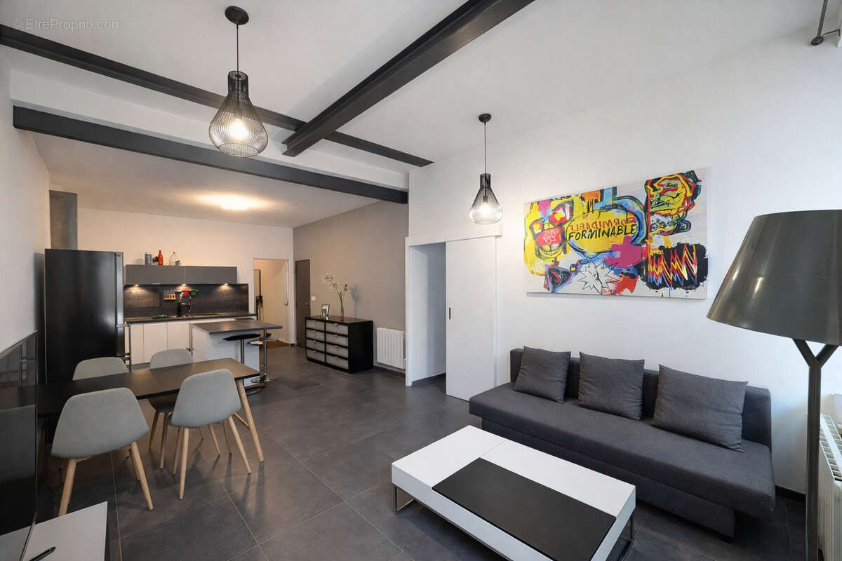 Commerce à MARSEILLE-1E