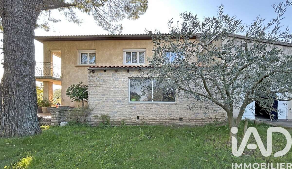 Photo 2 - Maison à SAINT-MARCEL-D'ARDECHE