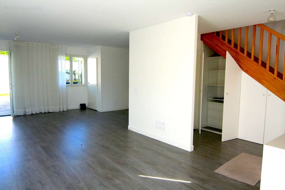 Maison à SAINT-CHERON