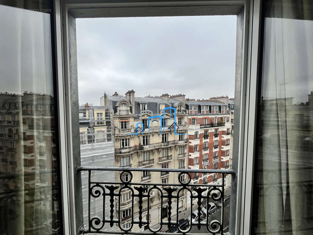 Appartement à PARIS-18E