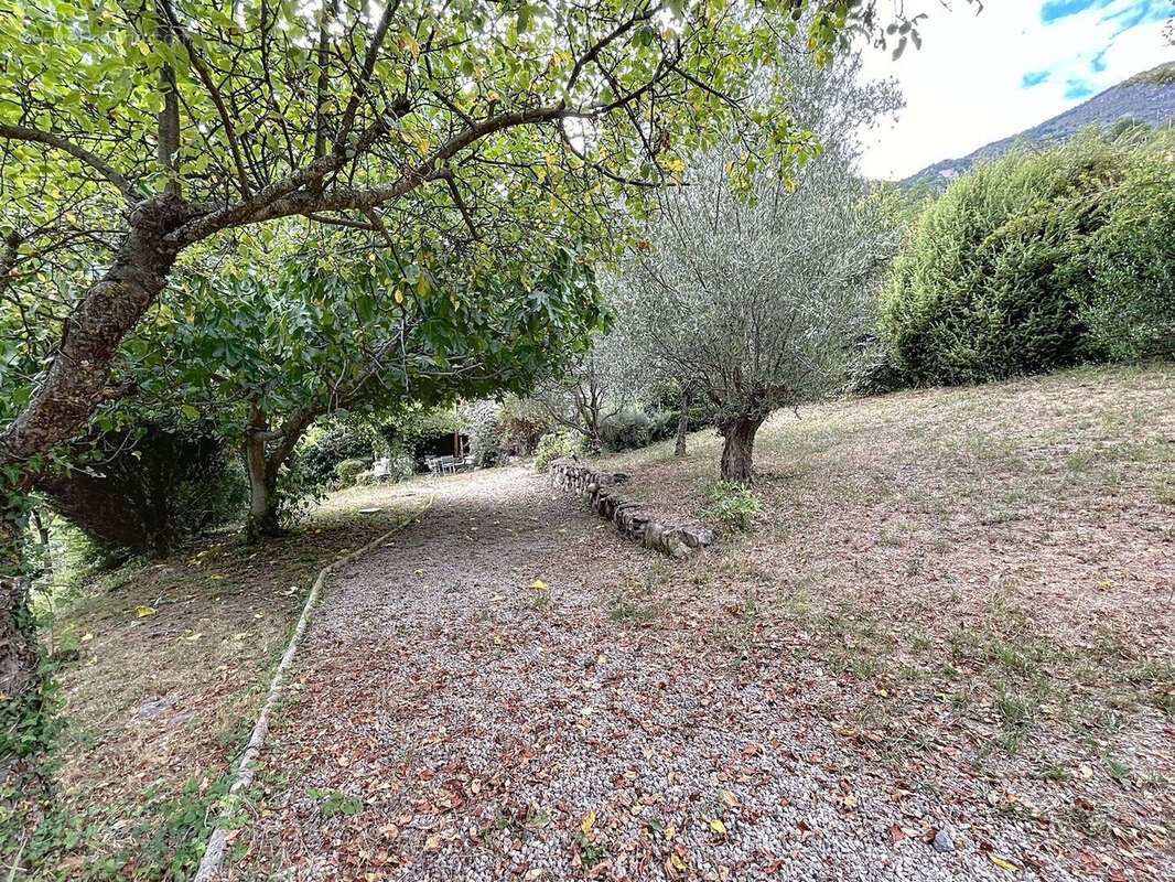 Charmante Maison de 60m² sur son Terrain de 2000m² à Valdeblore ! - photo 16