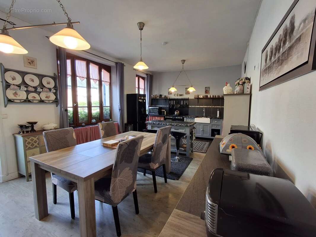 Maison à BUSSIERE-POITEVINE