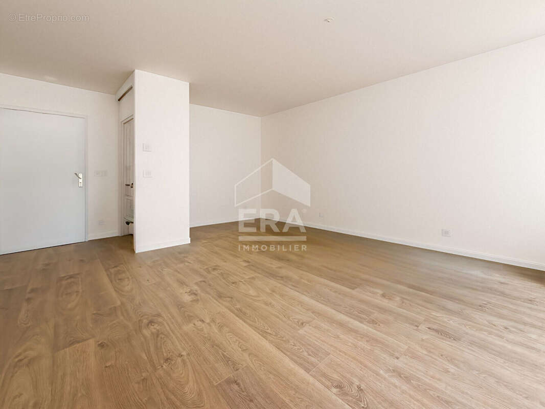 Appartement à CORBEIL-ESSONNES