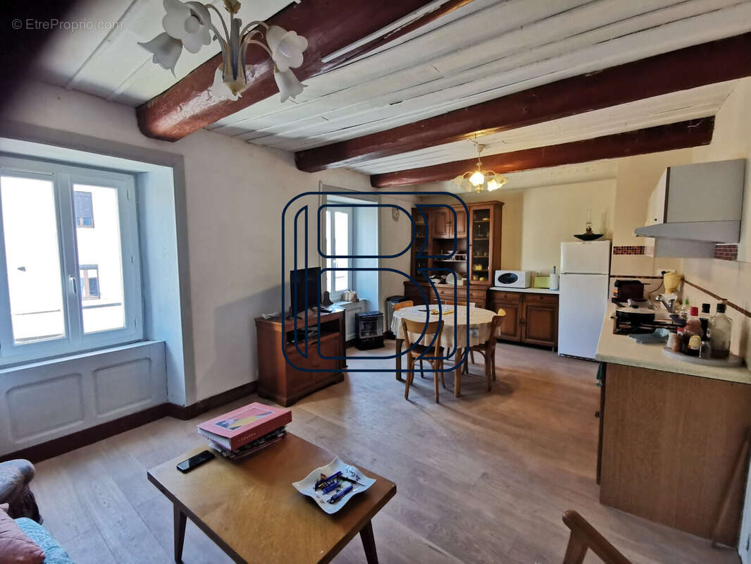 Maison à SAINT-GERMAIN-L'HERM