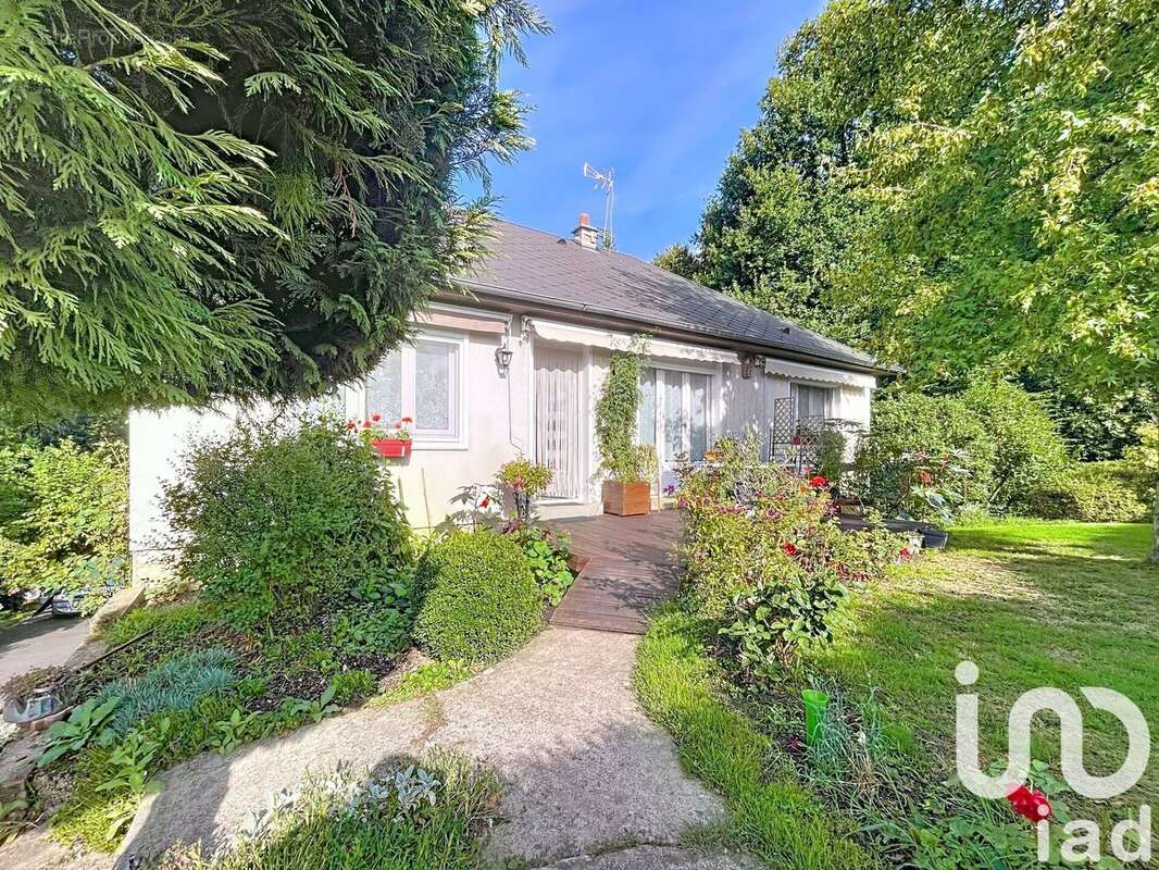 Photo 2 - Maison à VALLIERES-LES-GRANDES