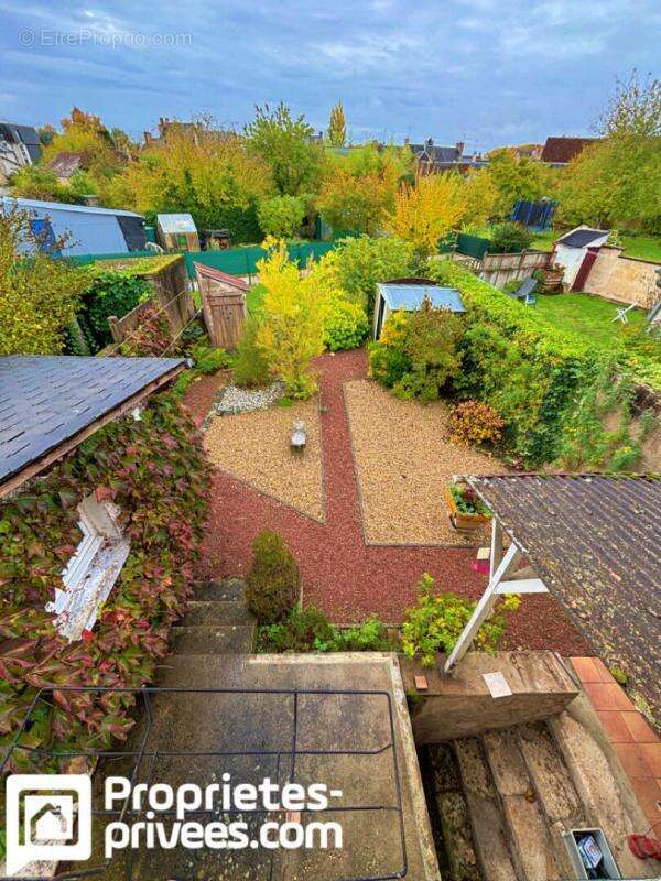 Maison à MEHUN-SUR-YEVRE