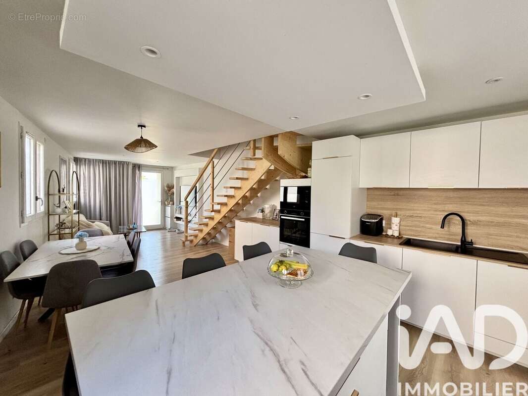 Maison 80 m² à Savigny  - photo 2