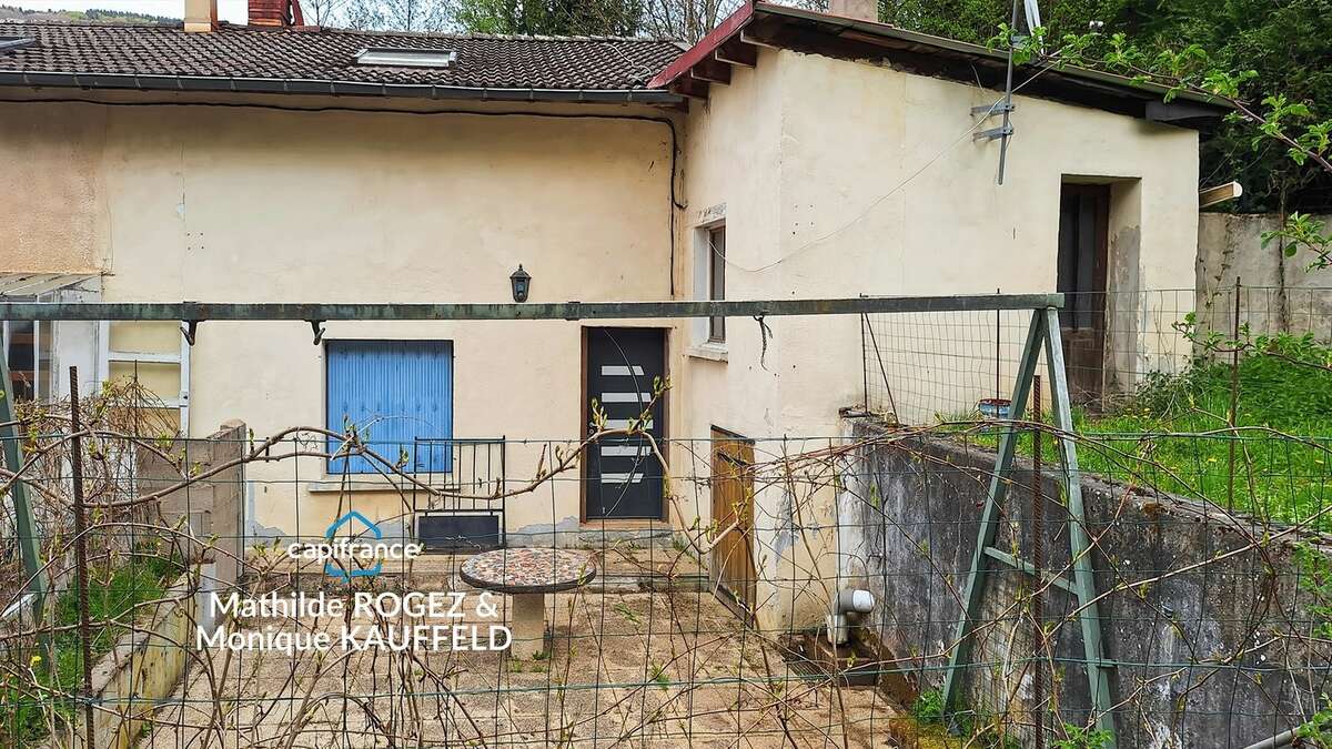 Immeuble à vendre SAINT MARTIN DES OLMES (63) 4 appartements avec 1,2 hectare de terrain - photo 17