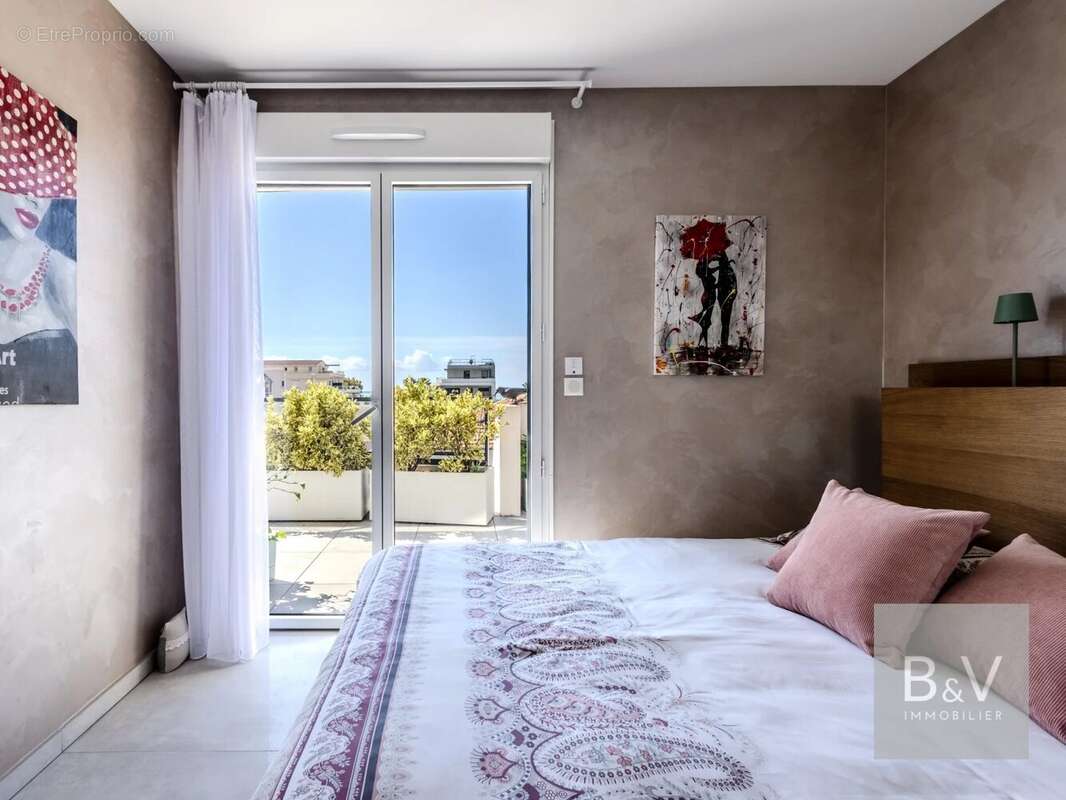 Appartement à SAINT-LAURENT-DU-VAR